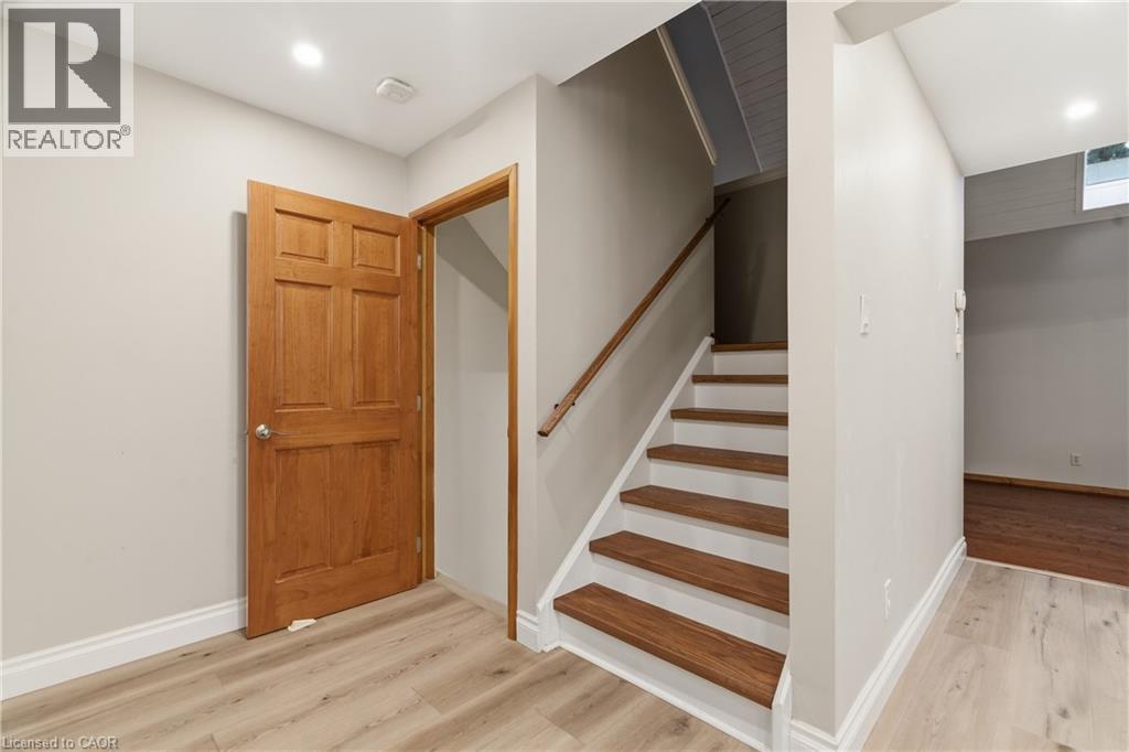 380 Churchill Court Unit# B, Waterloo, Ontario  N2L 6B4 - Photo 15 - 40812726