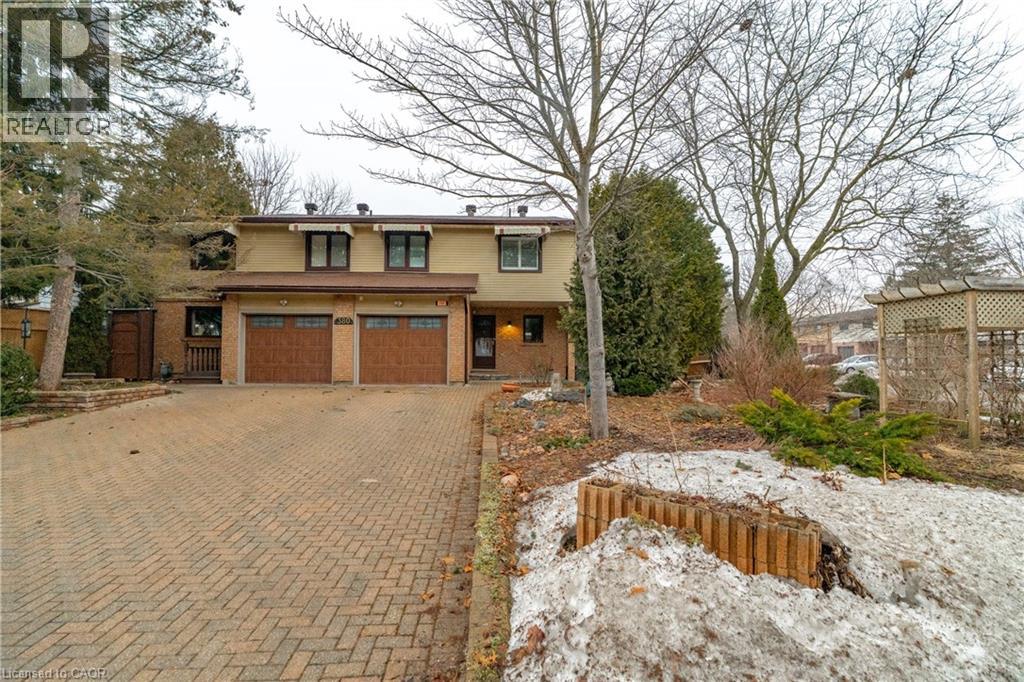 380 Churchill Court Unit# B, Waterloo, Ontario  N2L 6B4 - Photo 2 - 40812726