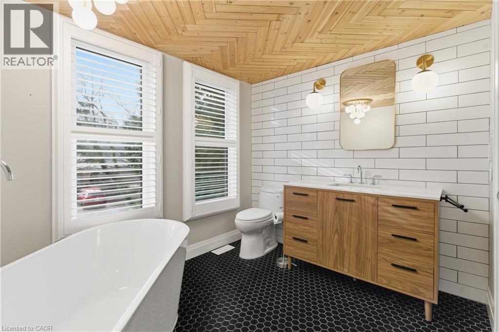 380 Churchill Court Unit# B, Waterloo, Ontario  N2L 6B4 - Photo 24 - 40812726