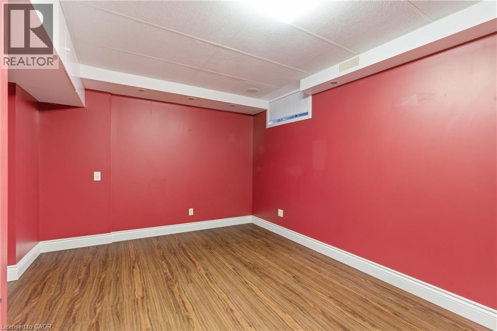 380 Churchill Court Unit# B, Waterloo, Ontario  N2L 6B4 - Photo 30 - 40812726