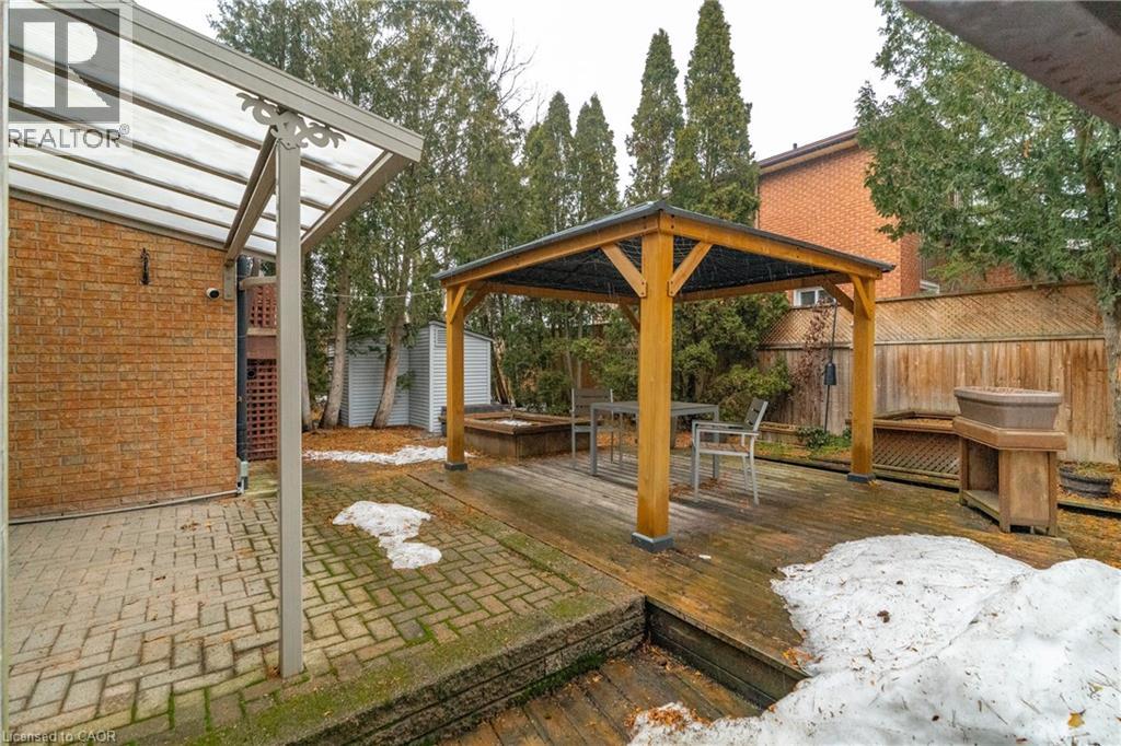 380 Churchill Court Unit# B, Waterloo, Ontario  N2L 6B4 - Photo 35 - 40812726