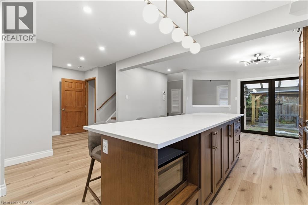 380 Churchill Court Unit# B, Waterloo, Ontario  N2L 6B4 - Photo 9 - 40812726