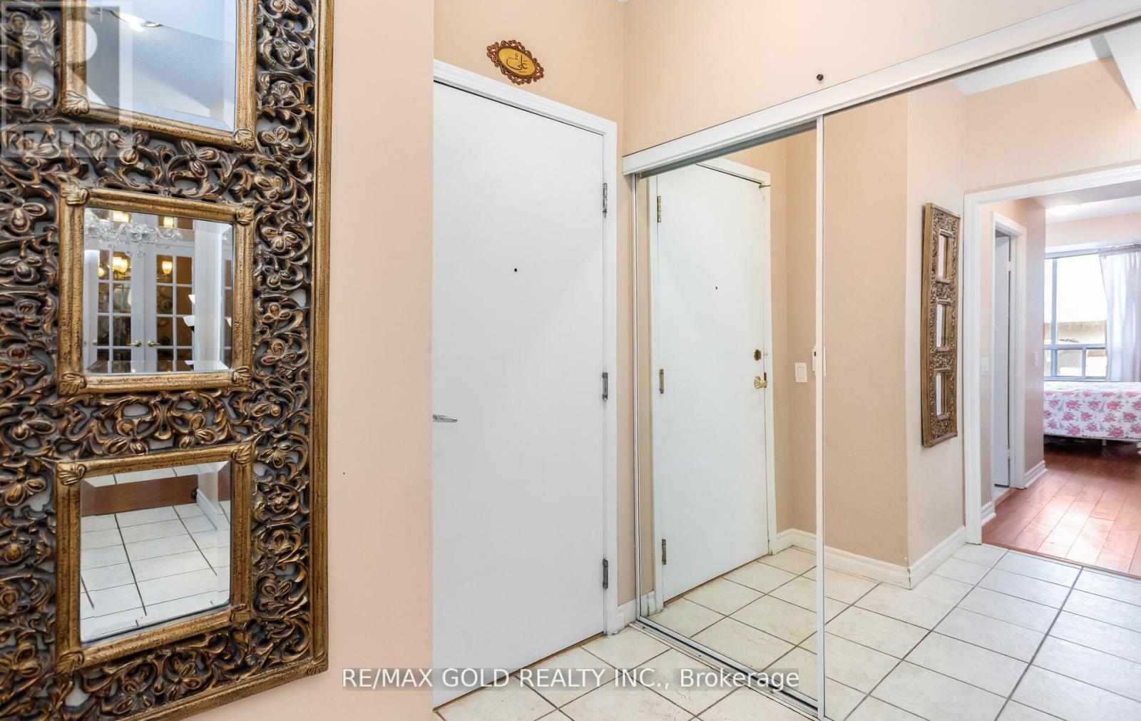 224 - 25 Kingsbridge Grdn Circle, Mississauga (Hurontario), Ontario  L5R 4B1 - Photo 7 - W12915798