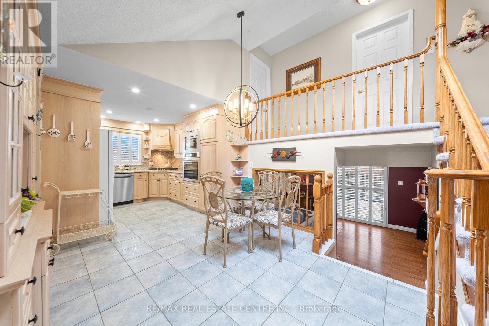 15 Blackthorn Lane, Brampton, Ontario  L6V 3K7 - Photo 13 - W12915850