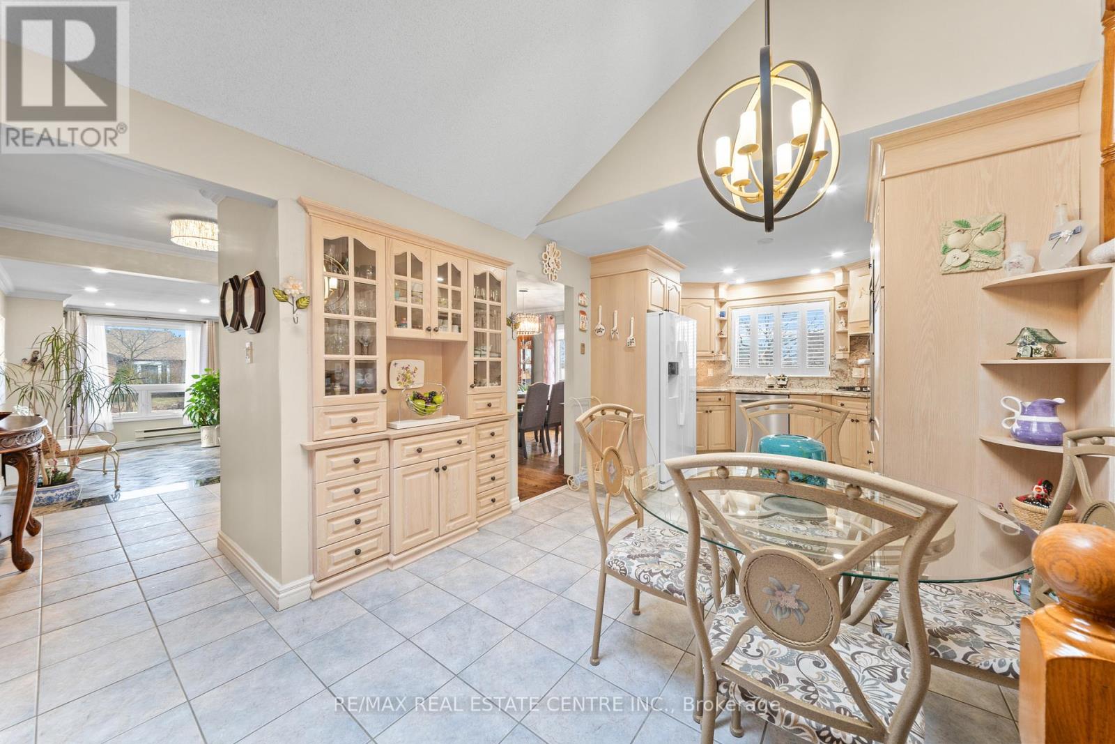 15 Blackthorn Lane, Brampton, Ontario  L6V 3K7 - Photo 14 - W12915850