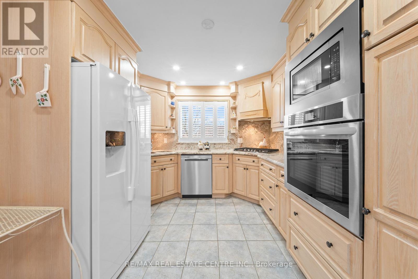 15 Blackthorn Lane, Brampton, Ontario  L6V 3K7 - Photo 17 - W12915850