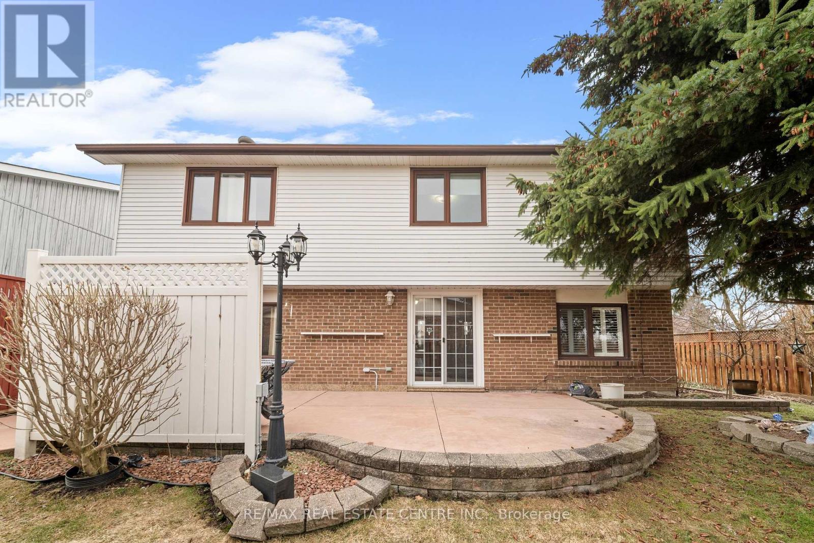 15 Blackthorn Lane, Brampton, Ontario  L6V 3K7 - Photo 47 - W12915850