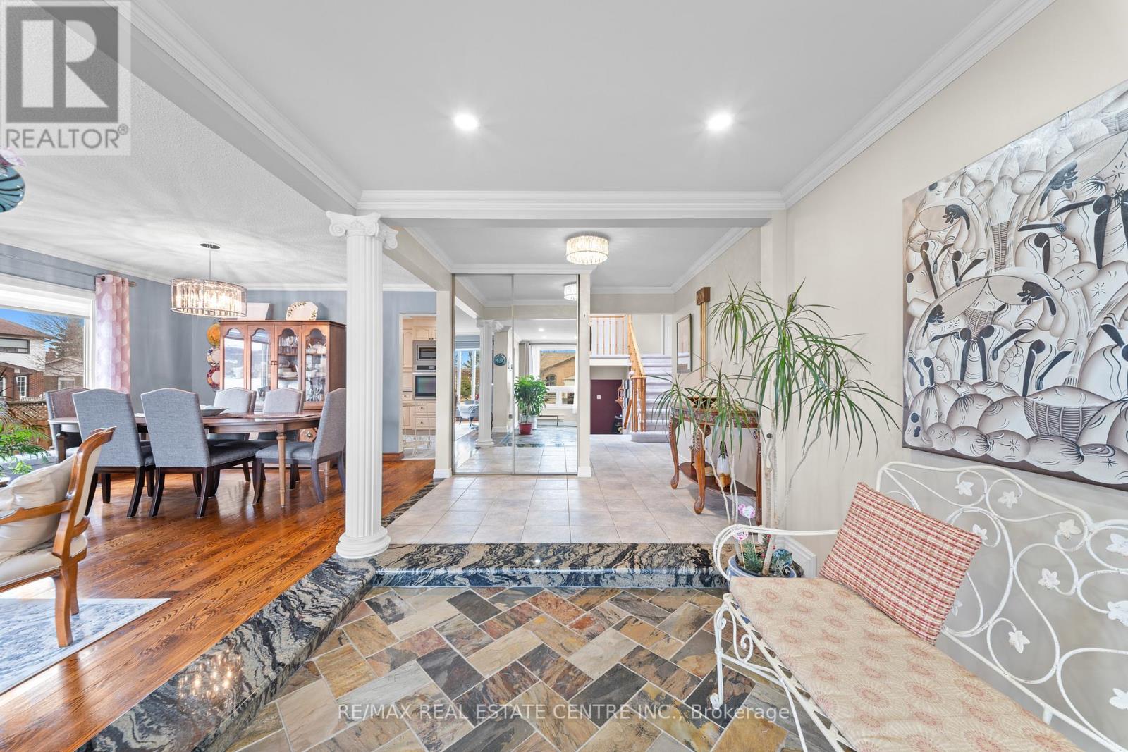 15 Blackthorn Lane, Brampton, Ontario  L6V 3K7 - Photo 8 - W12915850