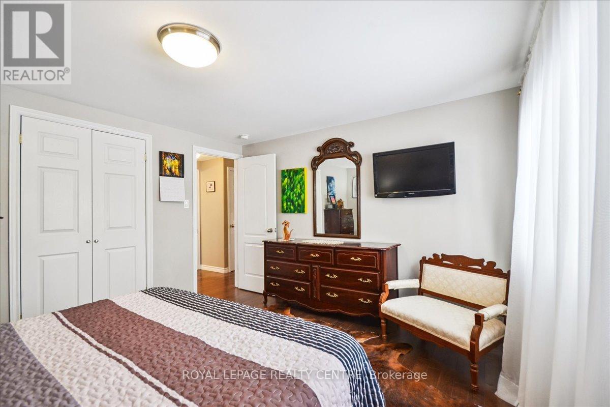 3316 Charmaine Heights, Mississauga, Ontario  L5A 3C1 - Photo 22 - W12915864