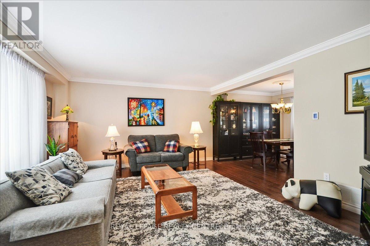 3316 Charmaine Heights, Mississauga, Ontario  L5A 3C1 - Photo 9 - W12915864