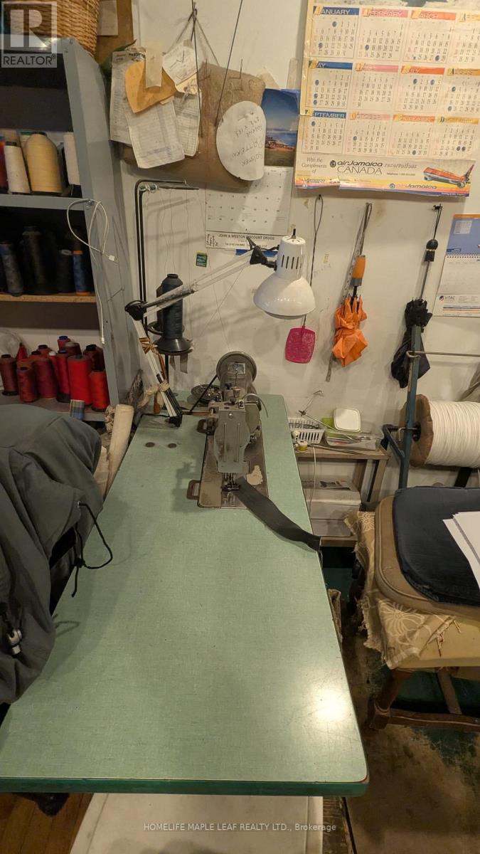 19 John Street, Toronto, Ontario  M9N 1J2 - Photo 17 - W12915956