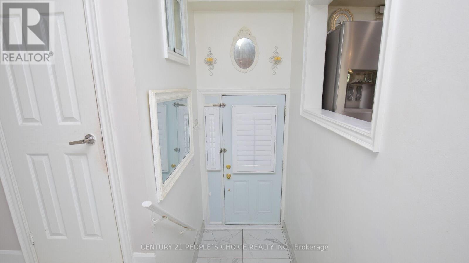 54 - 3525 Brandon Gate, Mississauga, Ontario  L4T 3M3 - Photo 4 - W12915996