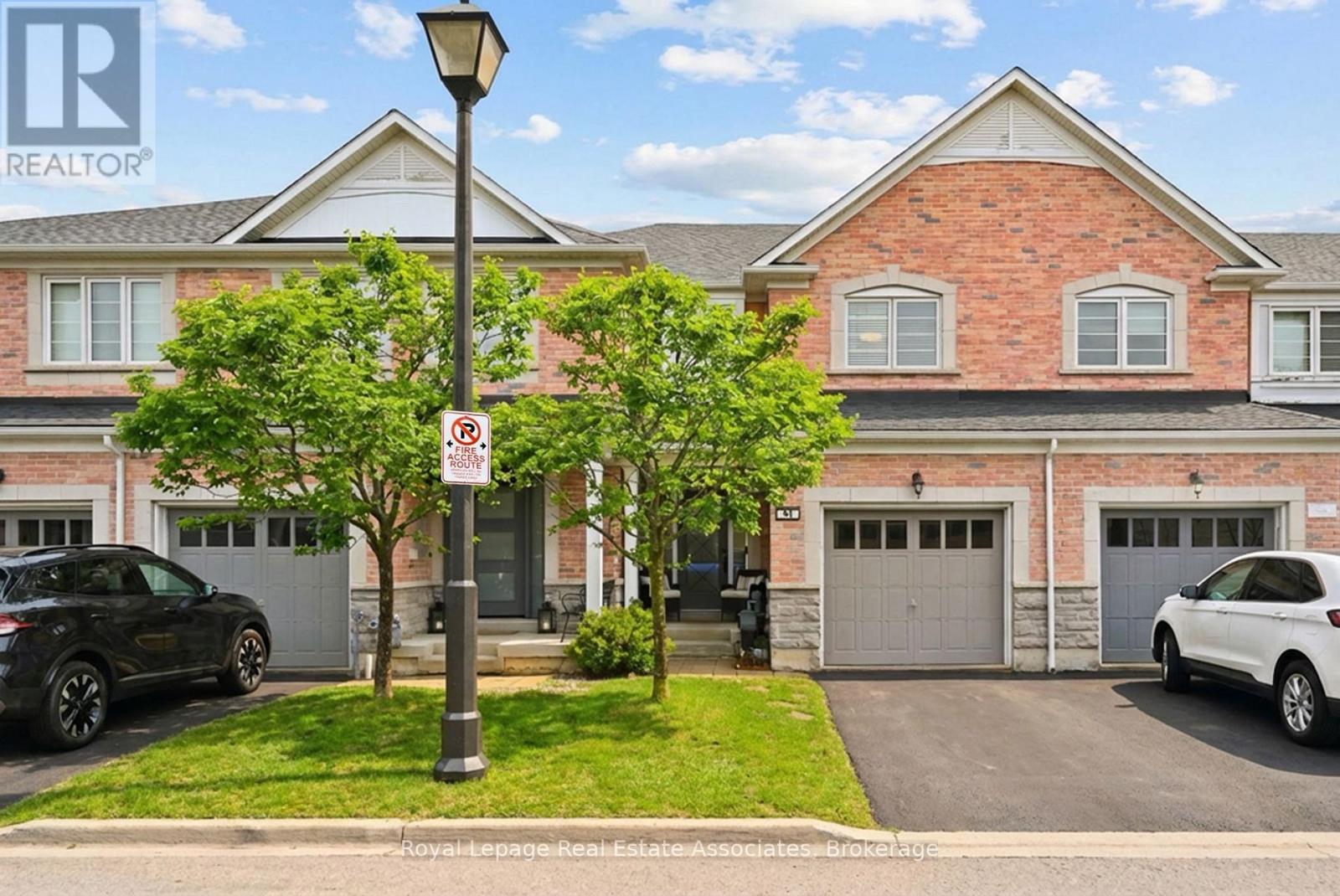 41 - 4241 Sarazen Drive, Burlington, Ontario  L7M 5B7 - Photo 1 - W12916014