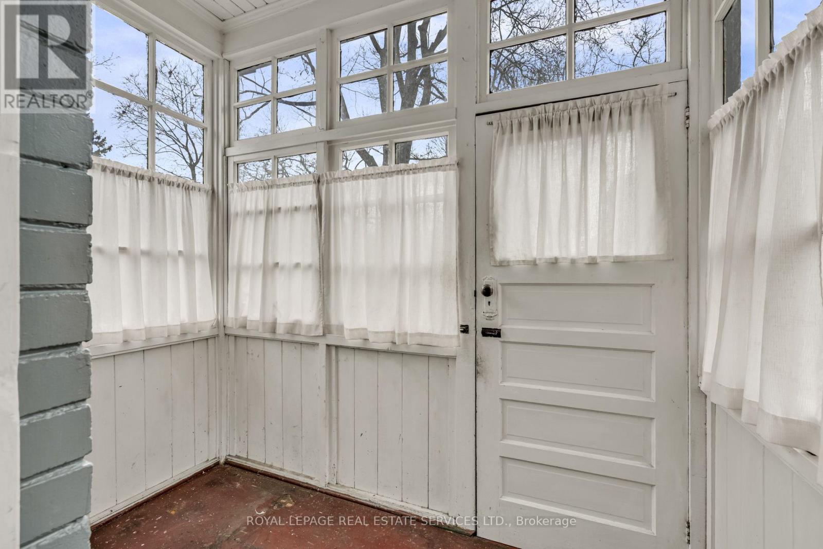 116 Colbeck Street, Toronto, Ontario  M6S 1V4 - Photo 19 - W12916028