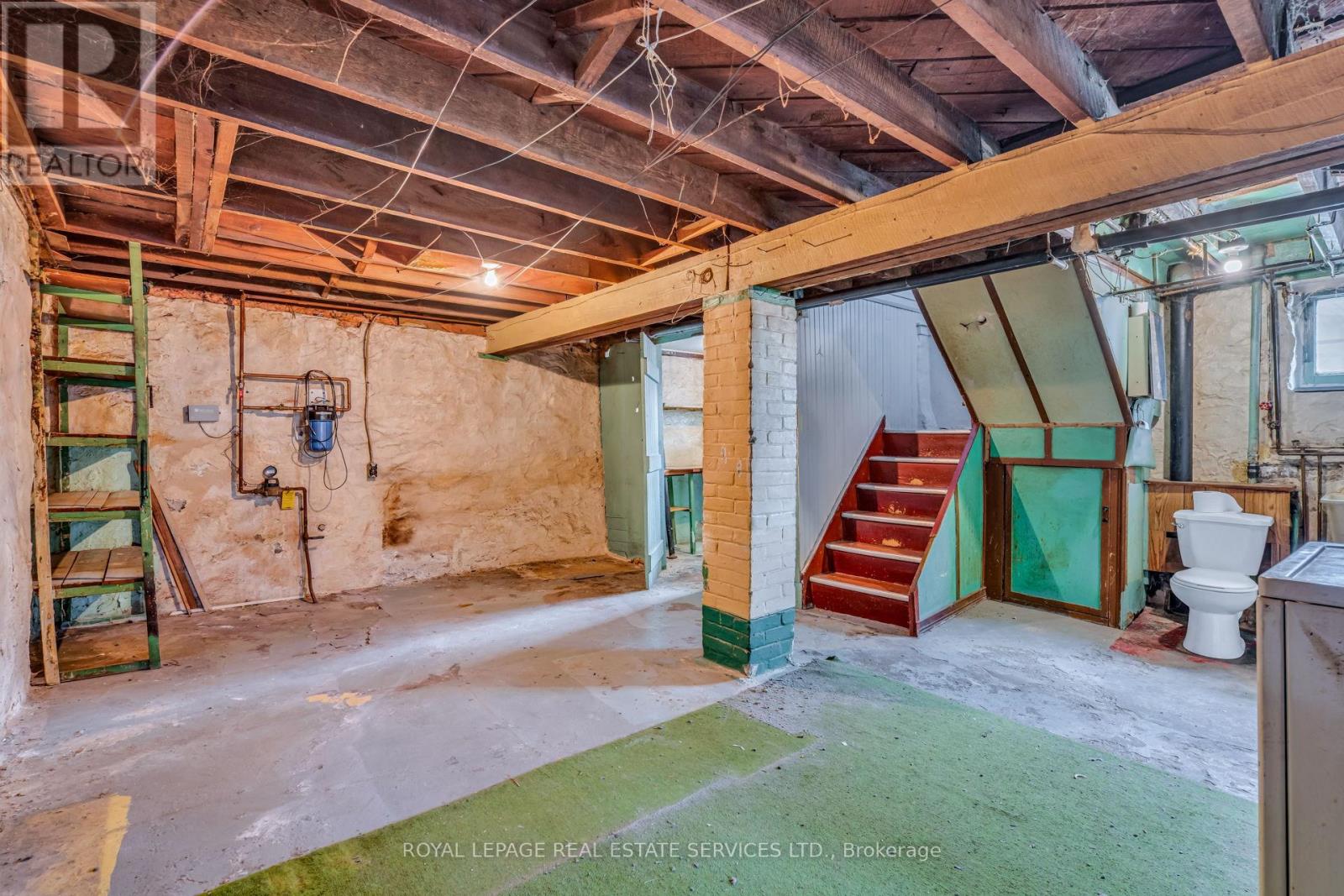 116 Colbeck Street, Toronto, Ontario  M6S 1V4 - Photo 34 - W12916028