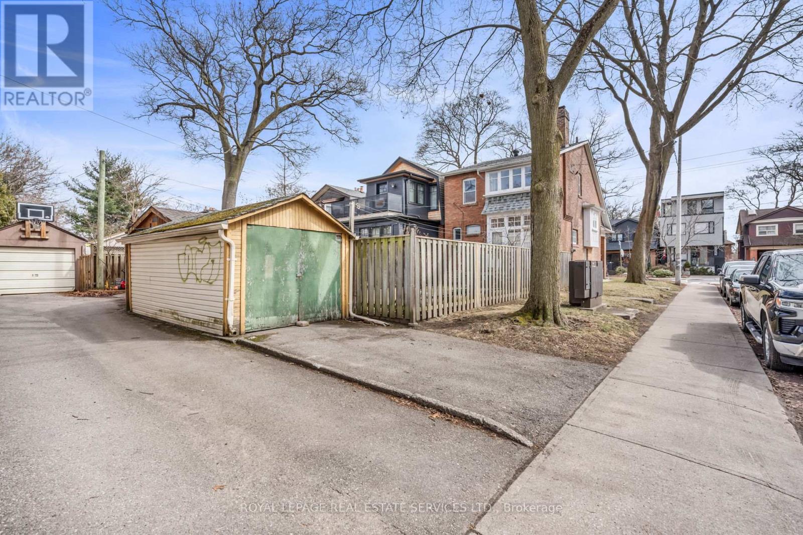 116 Colbeck Street, Toronto, Ontario  M6S 1V4 - Photo 39 - W12916028