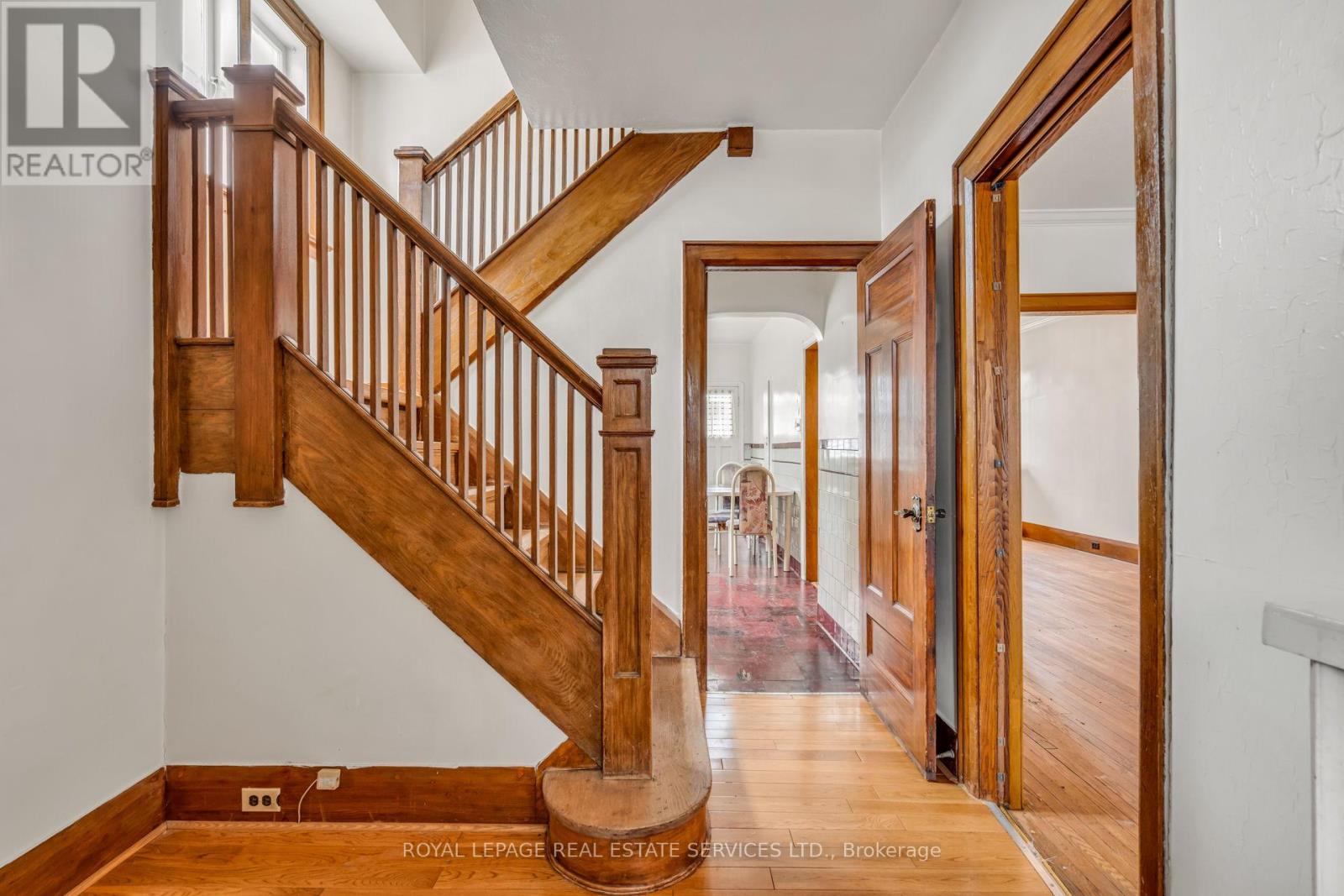 116 Colbeck Street, Toronto, Ontario  M6S 1V4 - Photo 8 - W12916028