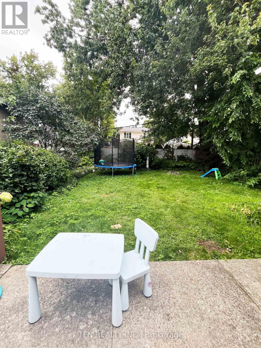 59 Mitcham Drive, Toronto (Alderwood), Ontario  M8W 2K2 - Photo 11 - W12916042