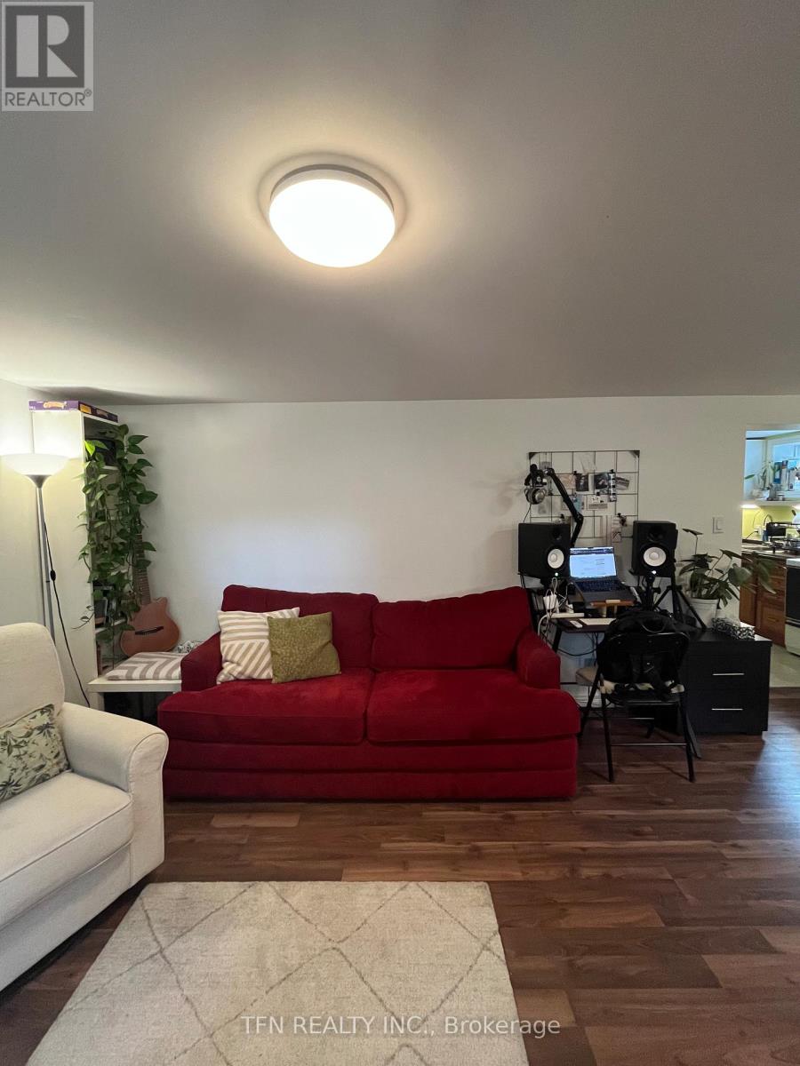 59 Mitcham Drive, Toronto (Alderwood), Ontario  M8W 2K2 - Photo 13 - W12916042