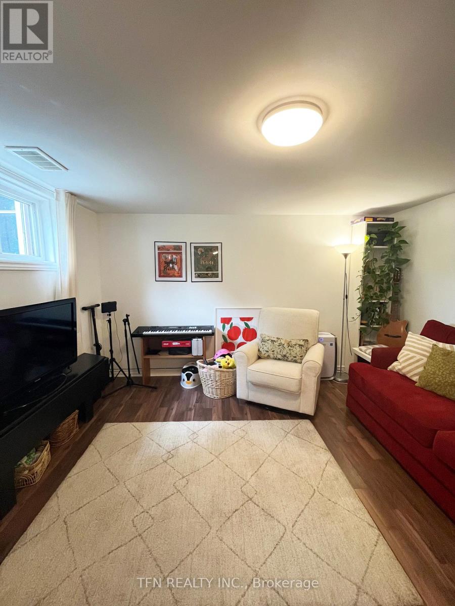 59 Mitcham Drive, Toronto (Alderwood), Ontario  M8W 2K2 - Photo 14 - W12916042