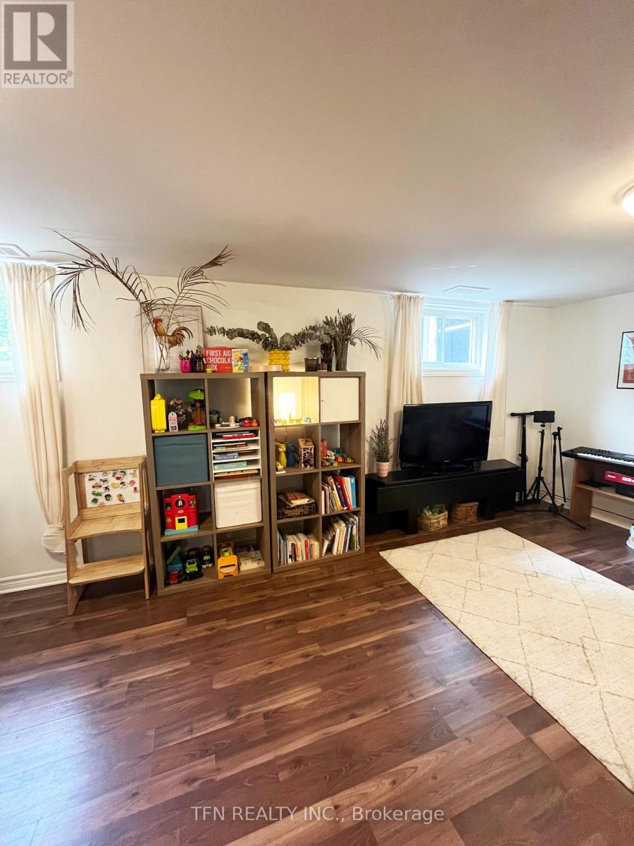 59 Mitcham Drive, Toronto (Alderwood), Ontario  M8W 2K2 - Photo 16 - W12916042