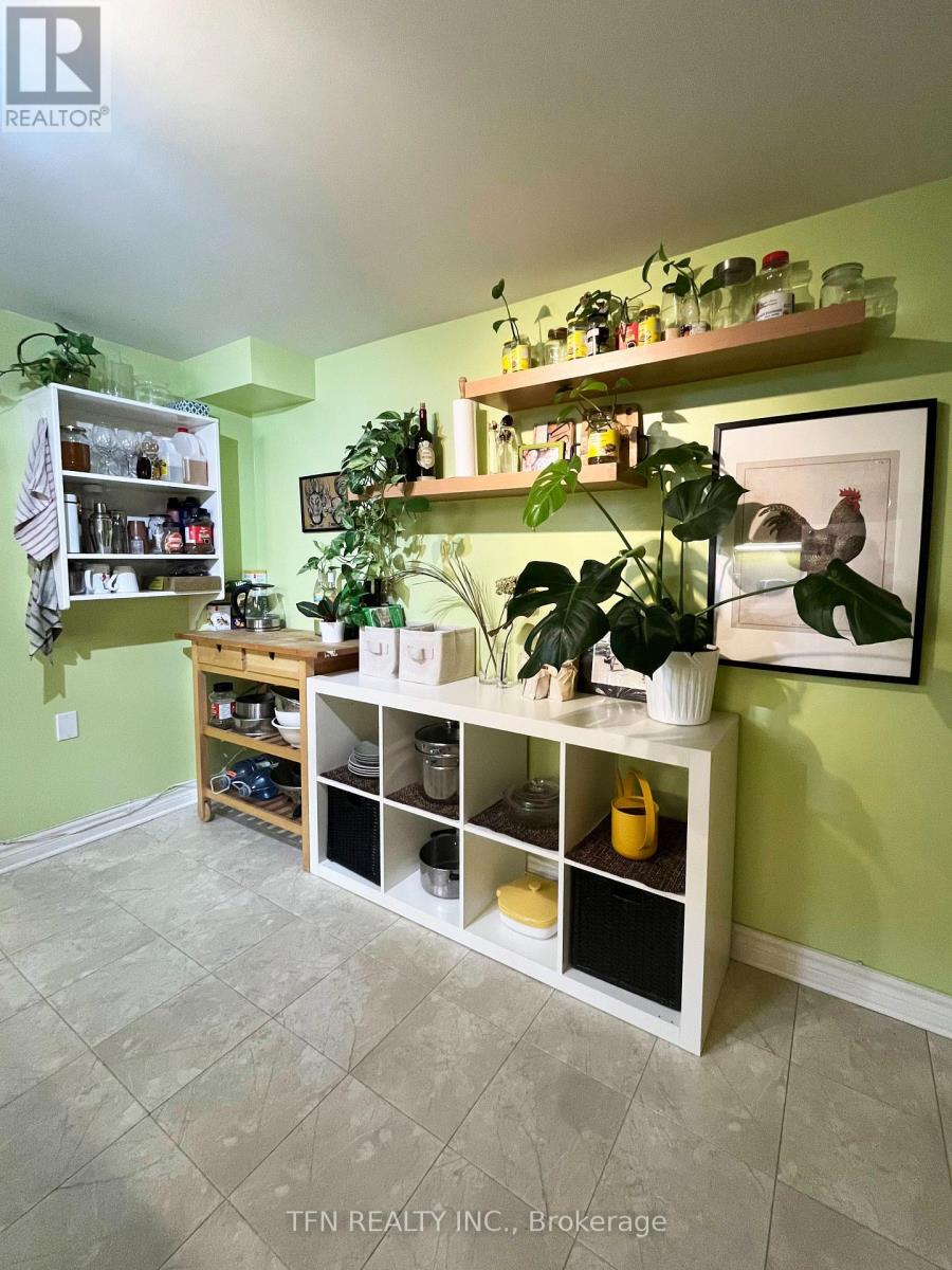 59 Mitcham Drive, Toronto (Alderwood), Ontario  M8W 2K2 - Photo 18 - W12916042