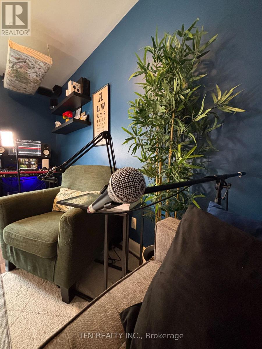 59 Mitcham Drive, Toronto (Alderwood), Ontario  M8W 2K2 - Photo 21 - W12916042