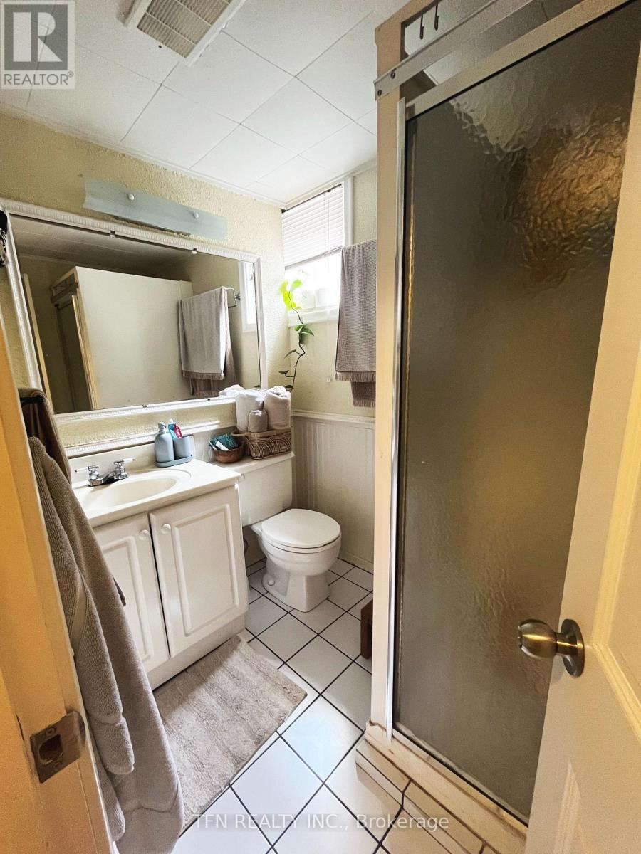 59 Mitcham Drive, Toronto (Alderwood), Ontario  M8W 2K2 - Photo 23 - W12916042