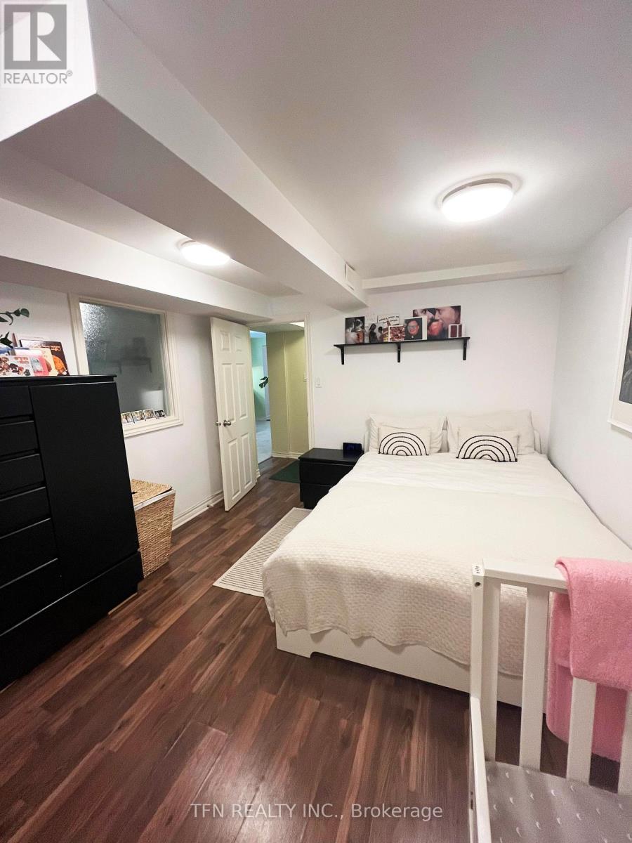 59 Mitcham Drive, Toronto (Alderwood), Ontario  M8W 2K2 - Photo 27 - W12916042