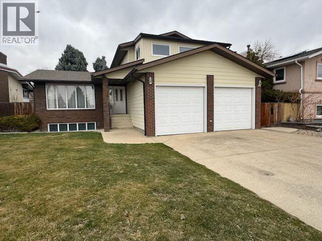 15 Elm Crescent S, Lethbridge, Alberta T1K 4S8 - Photo 1 - A2288681