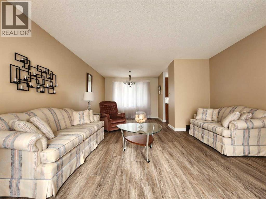 15 Elm Crescent S, Lethbridge, Alberta T1K 4S8 - Photo 5 - A2288681