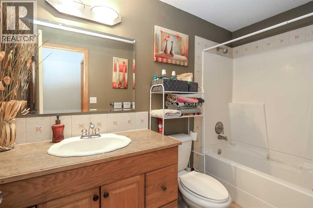 77 Duval Crescent, Red Deer, Alberta  T4R 2Y7 - Photo 40 - A2289519