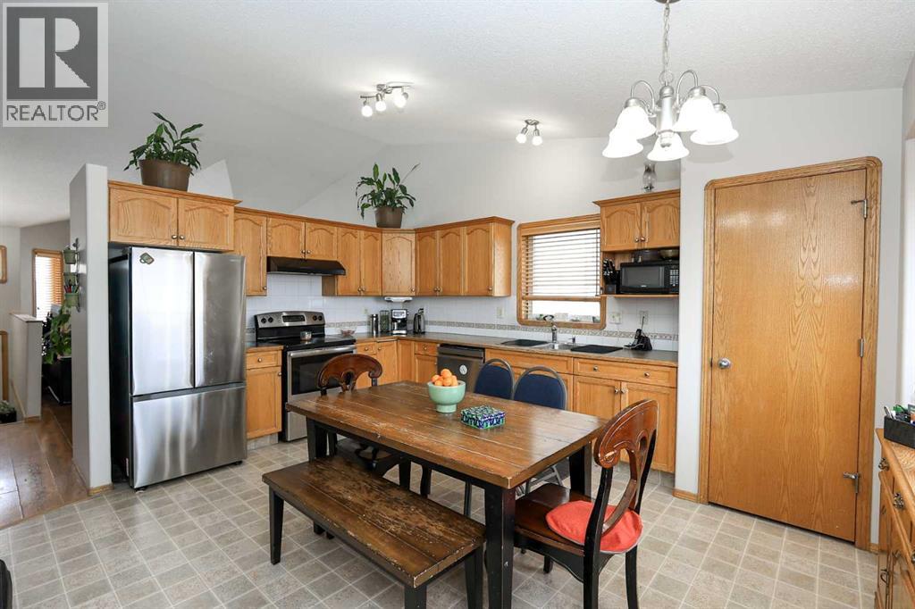 77 Duval Crescent, Red Deer, Alberta  T4R 2Y7 - Photo 10 - A2289519