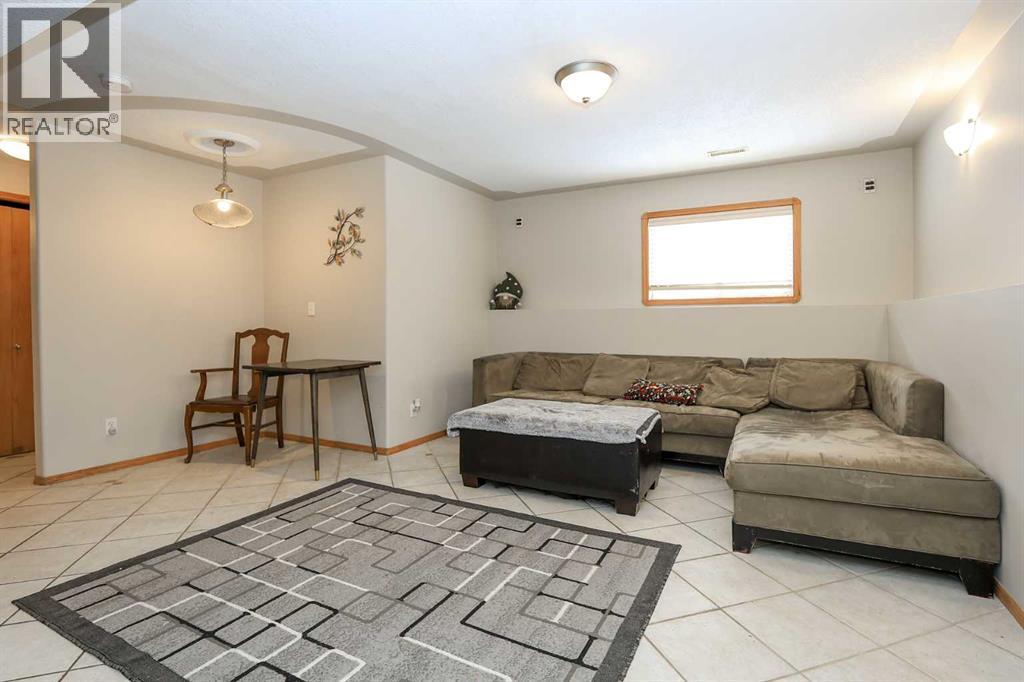 77 Duval Crescent, Red Deer, Alberta  T4R 2Y7 - Photo 28 - A2289519