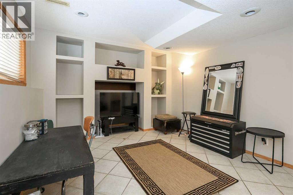 77 Duval Crescent, Red Deer, Alberta  T4R 2Y7 - Photo 31 - A2289519