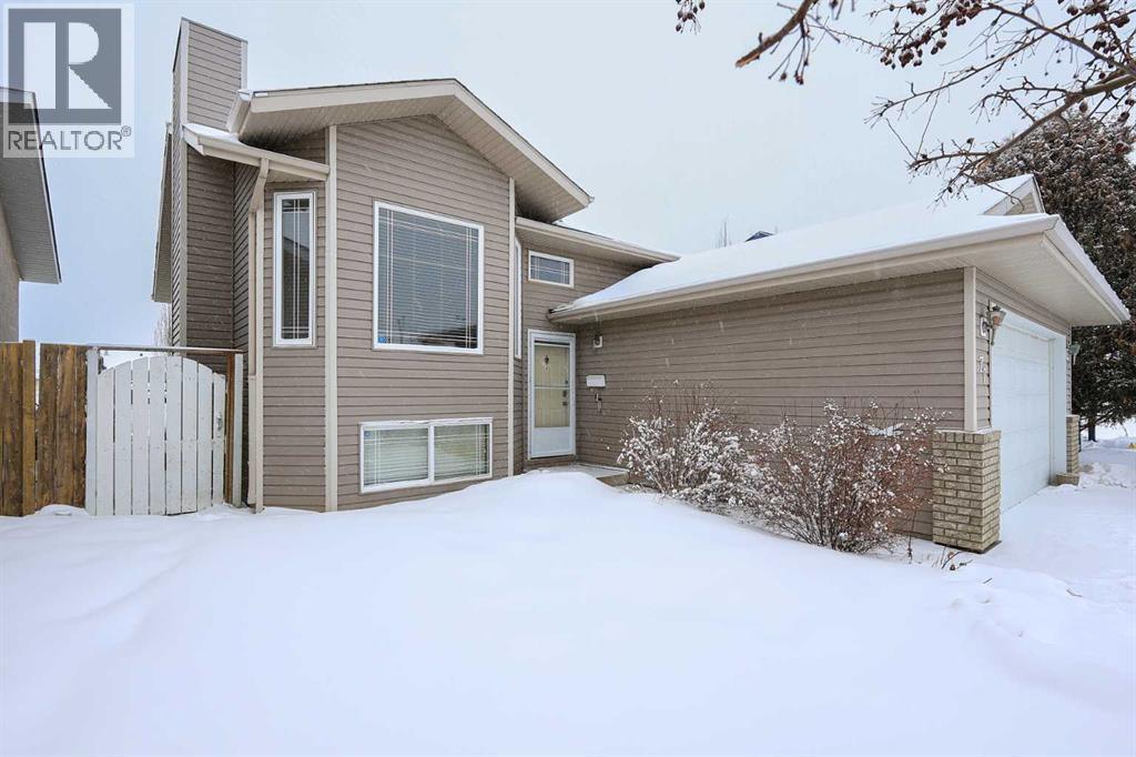 77 Duval Crescent, Red Deer, Alberta  T4R 2Y7 - Photo 2 - A2289519