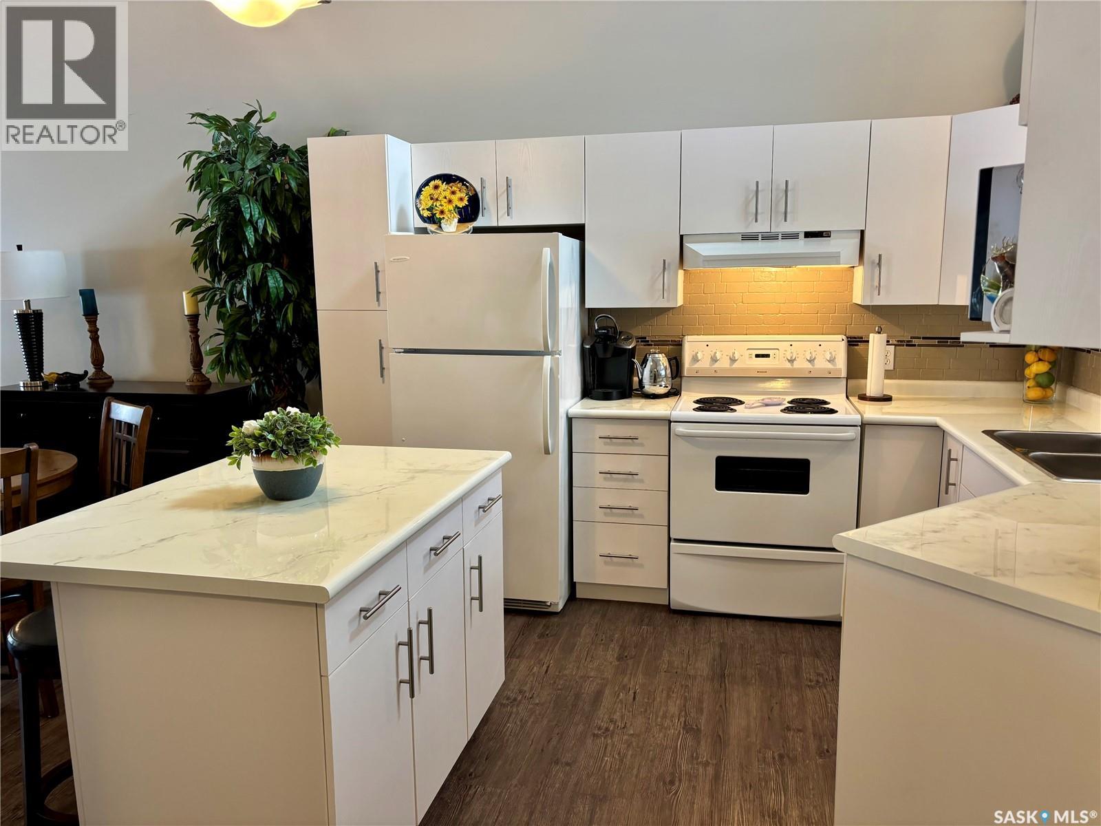 66 Eagle View Way, Elk Ridge, Saskatchewan  S0J 2Y0 - Photo 2 - SK031185