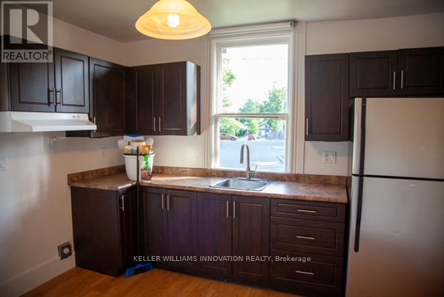 B - 72 Waterloo Avenue, Guelph, Ontario  N1H 3H5 - Photo 6 - X12915802