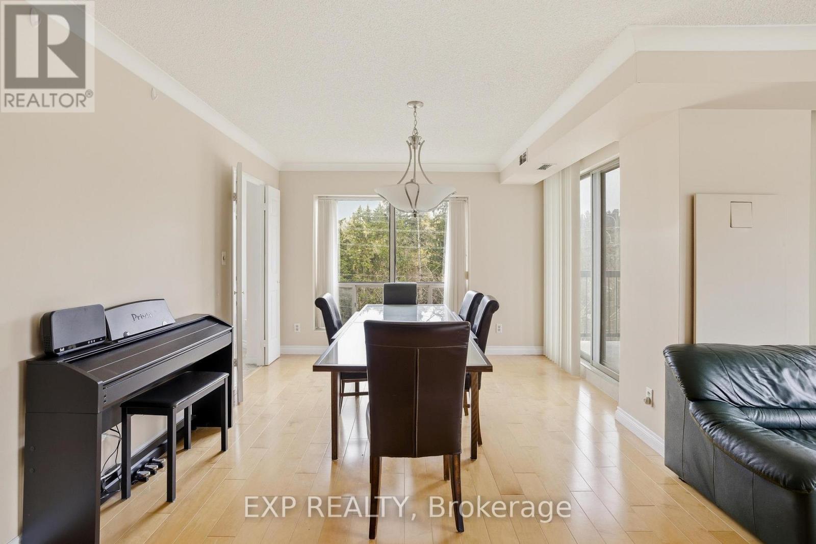 300 Keats Way, Waterloo, Ontario  N2L 6E6 - Photo 21 - X12915856