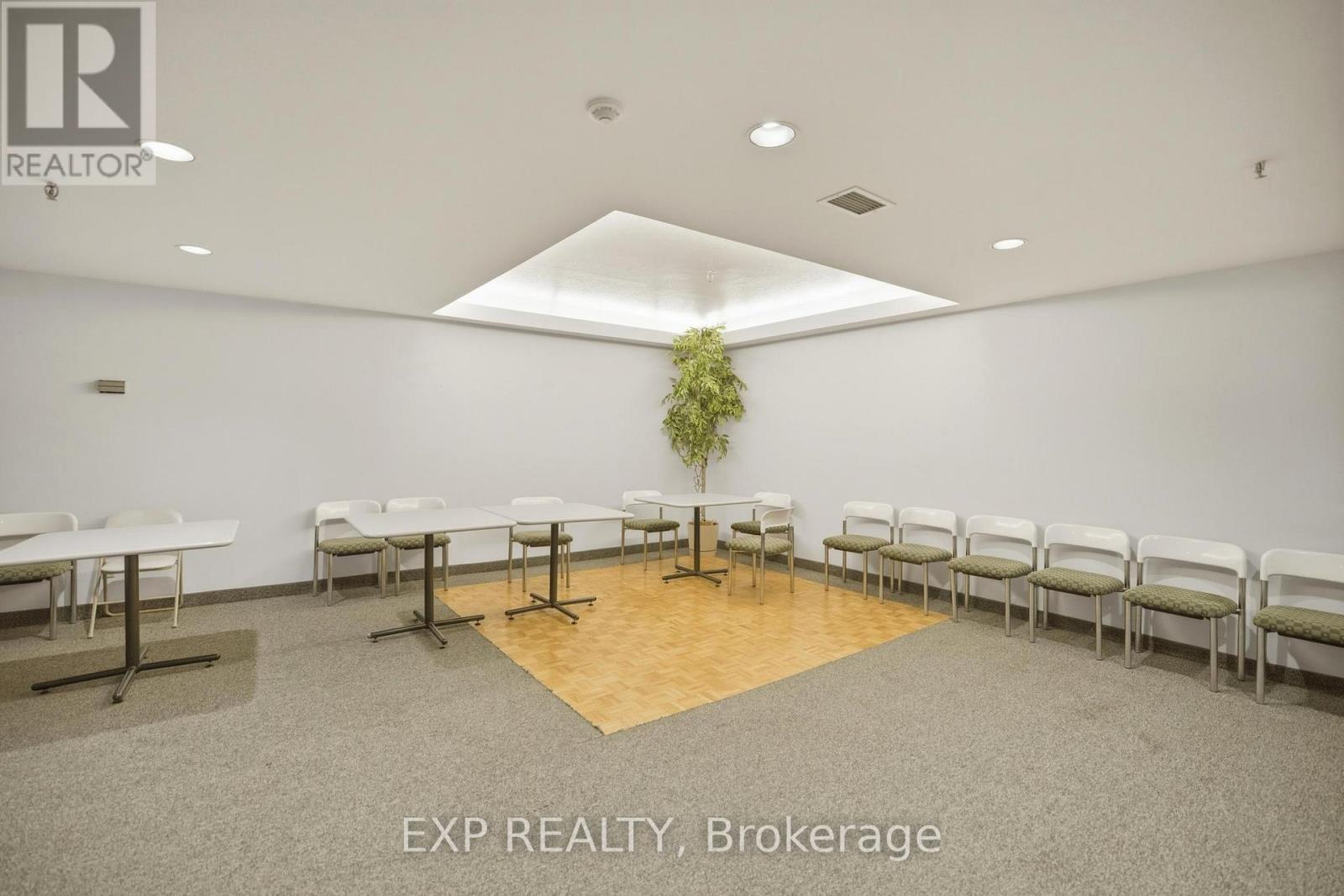 300 Keats Way, Waterloo, Ontario  N2L 6E6 - Photo 32 - X12915856