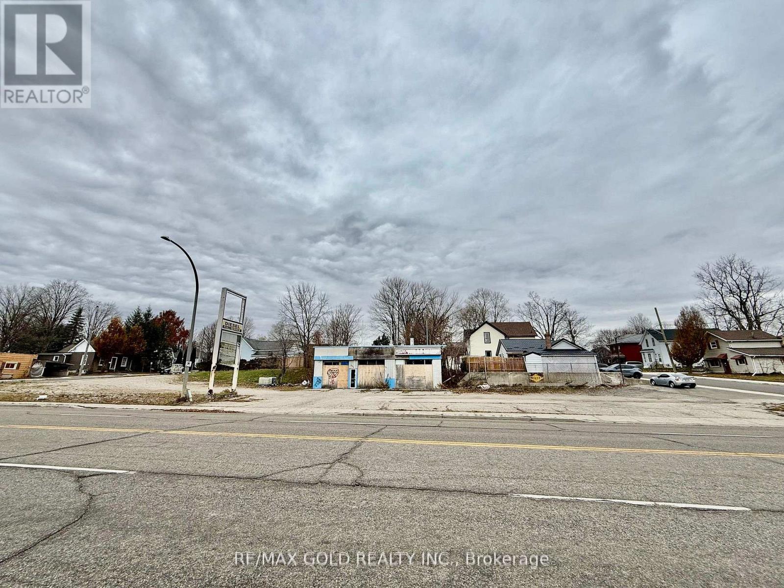 201 Dundas Street, Woodstock, Ontario  N4S 1A6 - Photo 1 - X12915860