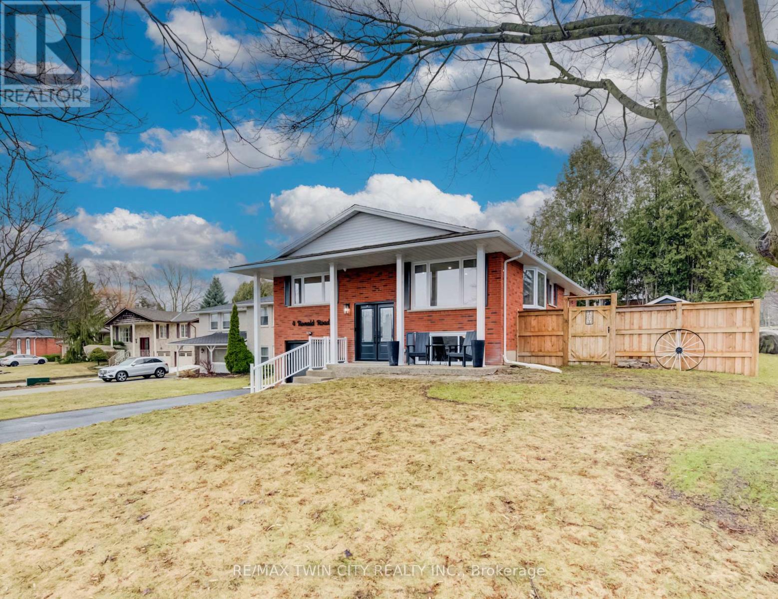 4 Ronald Road, Cambridge, Ontario  N1S 4N1 - Photo 3 - X12915872