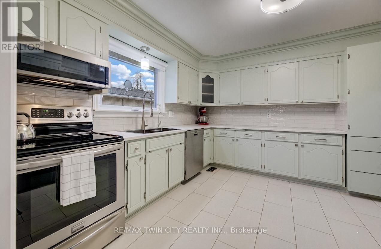 4 Ronald Road, Cambridge, Ontario  N1S 4N1 - Photo 9 - X12915872