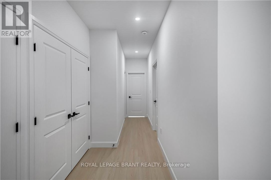 105 Winniett Street, Brantford, Ontario  N3T 1N1 - Photo 28 - X12915934