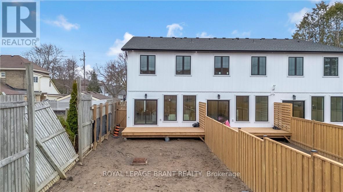 105 Winniett Street, Brantford, Ontario  N3T 1N1 - Photo 43 - X12915934