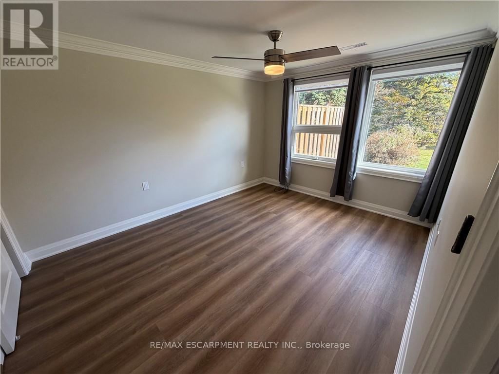 59 Szollosy Circle, Hamilton, Ontario  L9B 1T8 - Photo 11 - X12915954