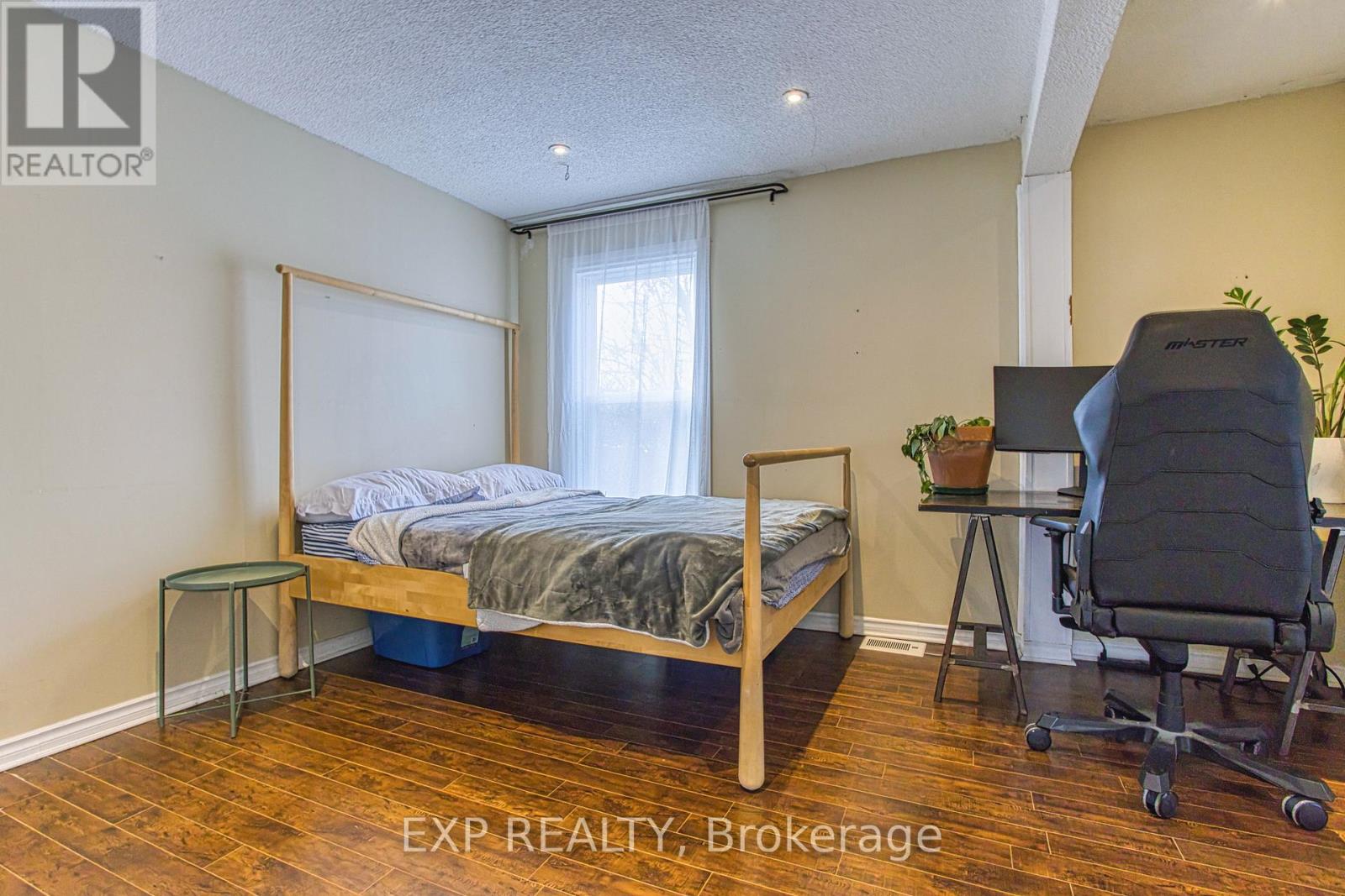 20 Senator Avenue, Hamilton, Ontario  L8L 1Z4 - Photo 19 - X12915986