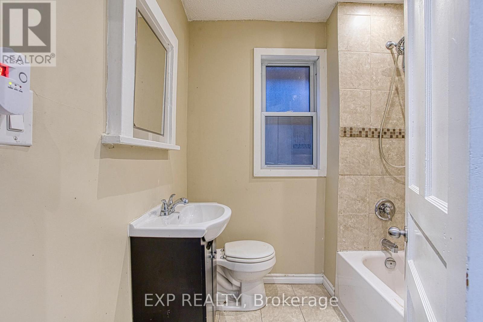 20 Senator Avenue, Hamilton, Ontario  L8L 1Z4 - Photo 24 - X12915986