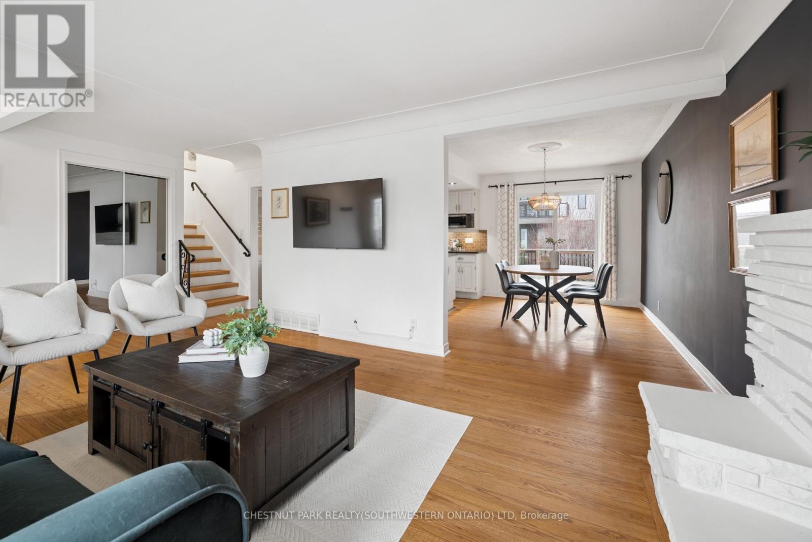 19 Douglas Road, Hamilton, Ontario  L9G 2E2 - Photo 10 - X12916048