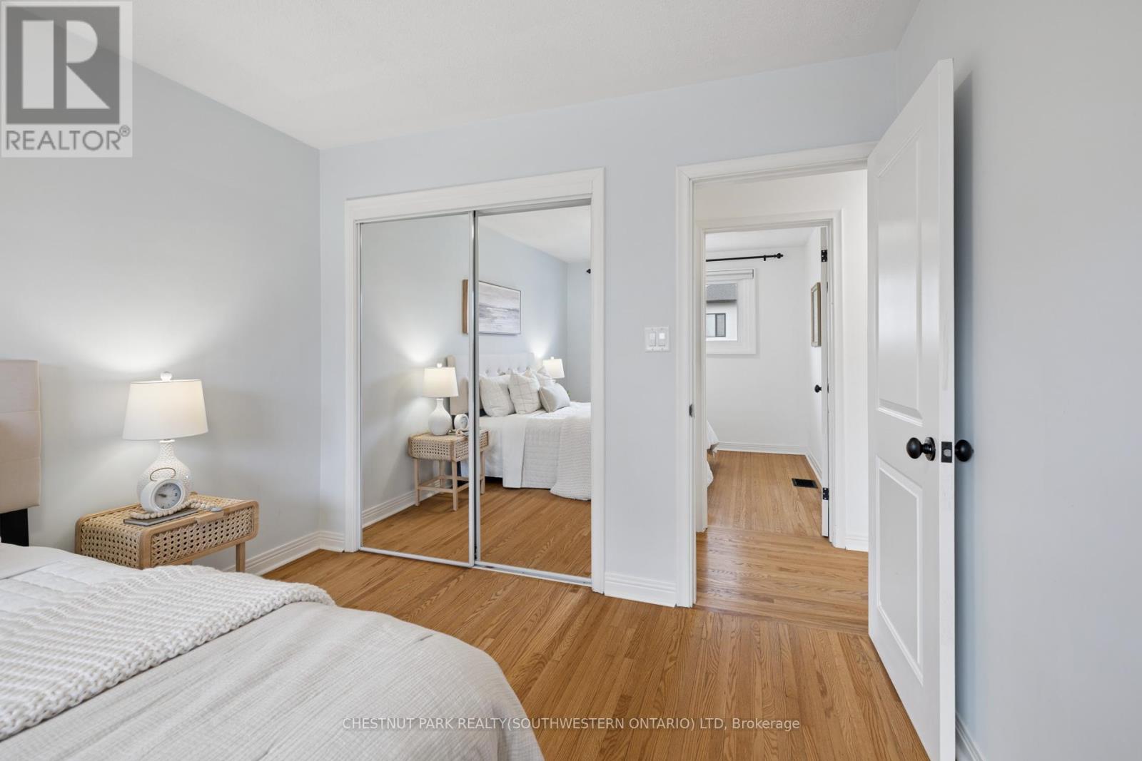 19 Douglas Road, Hamilton, Ontario  L9G 2E2 - Photo 17 - X12916048